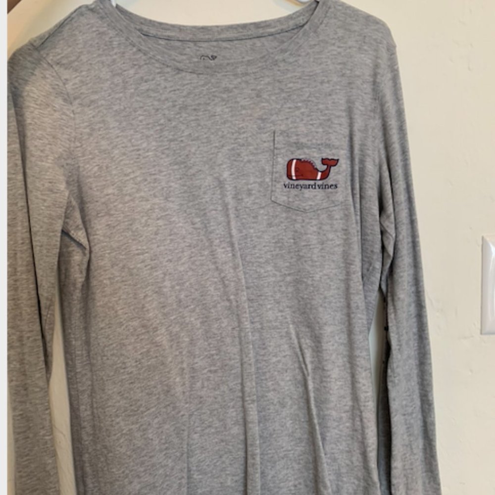 Preppy Vineyard Vines gray long sleeve (football)